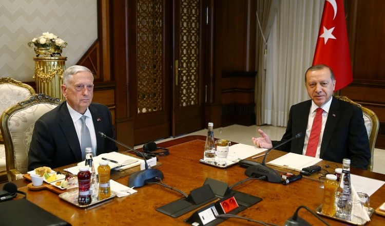 Τουρκία προς ΗΠΑ: Μας ενοχλεί που στηρίζετε τους Κούρδους του YPG