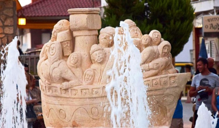 Αποκαλυπτήρια μνημείου για τους Μικρασιάτες της Φώκαιας στη Χαλκιδική