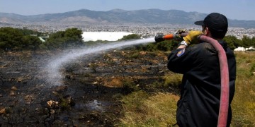 Εμπρησμός από πρόθεση η φωτιά στο Άλσος Βεΐκου