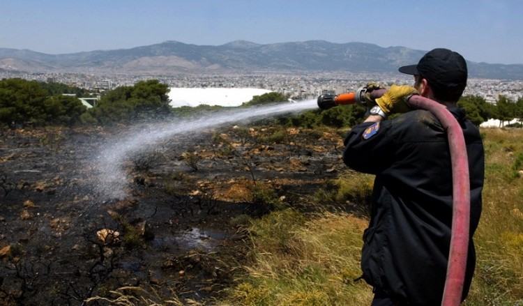 Εμπρησμός από πρόθεση η φωτιά στο Άλσος Βεΐκου