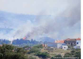 Αναζωπυρώθηκε η φωτιά στα Κύθηρα – Εκκενώθηκε οικισμός