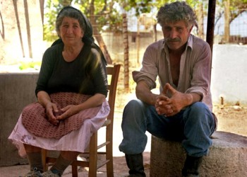 Μια χριστιανή Ελληνοκύπρια και ένας μουσουλμάνος Τουρκοκύπριος που έζησαν και πέθαναν δίπλα-δίπλα – Η ιστορία του Χασάνη και της Χαραλαμπίας