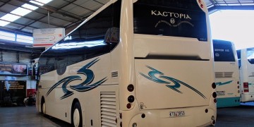 ΚΤΕΛ της Καστοριάς τυλίχθηκε στις φλόγες (βίντεο)