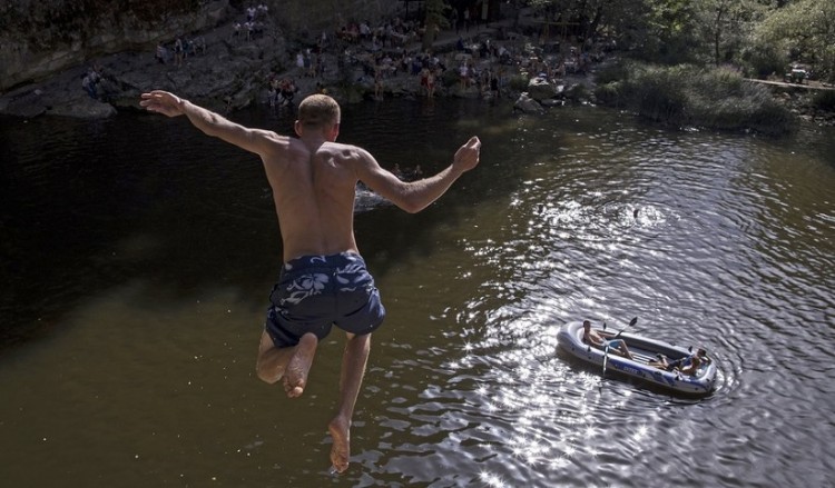 Επιμένει ο καύσωνας και την Τρίτη – Ποιες περιοχές θα δουν 40άρια