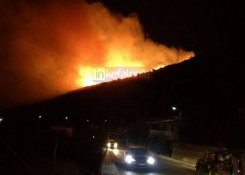 Κεφαλονιά: Ανεξέλεγκτη η φωτιά στον Άνω Κατελειό, εκκενώθηκε οικισμός