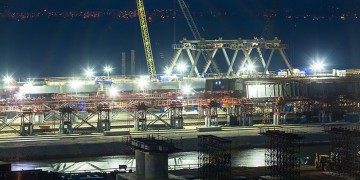 Προχωράει η σύνδεση Κριμαίας-Ρωσίας – Γέφυρα τρένων θα στηθεί σε 72 ώρες (βίντεο)