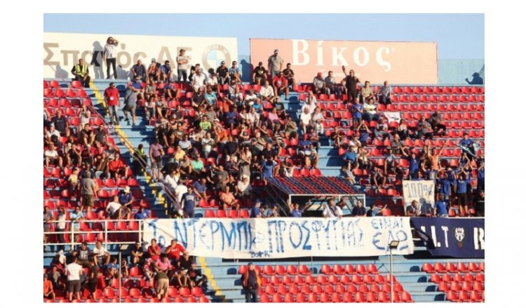 «Το ντέρμπι της προσφυγιάς είναι εδώ»: Φίλαθλοι Πανιωνίου και Απόλλωνα μαζί στην ίδια εξέδρα