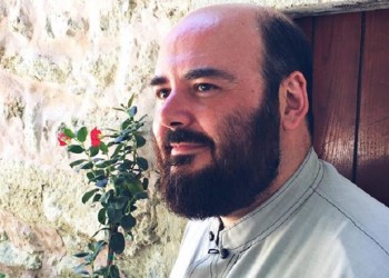 Η viral ανάρτηση ιερέα για τον γιο του που απέτυχε στις πανελλαδικές