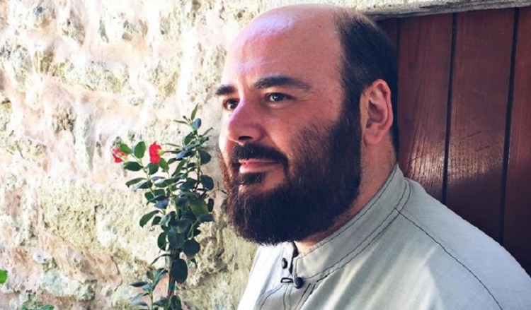 Η viral ανάρτηση ιερέα για τον γιο του που απέτυχε στις πανελλαδικές