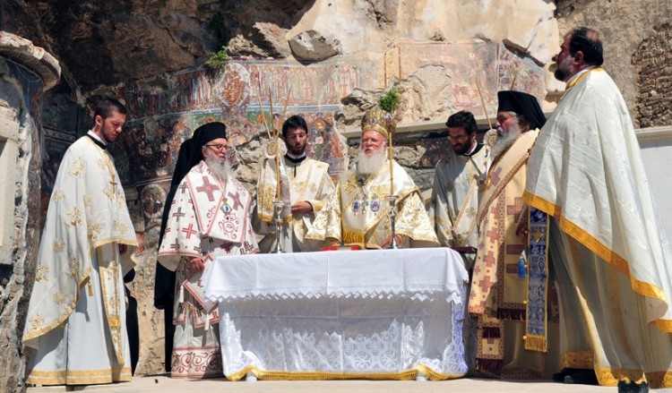 Το παρασκήνιο του ανοίγματος της Παναγίας Σουμελά τον Δεκαπενταύγουστο του 2010