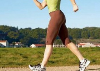 Το μυστικό στο περπάτημα που χαρίζει χρόνια ζωής – Έρευνα με επικεφαλής Έλληνα επιστήμονα