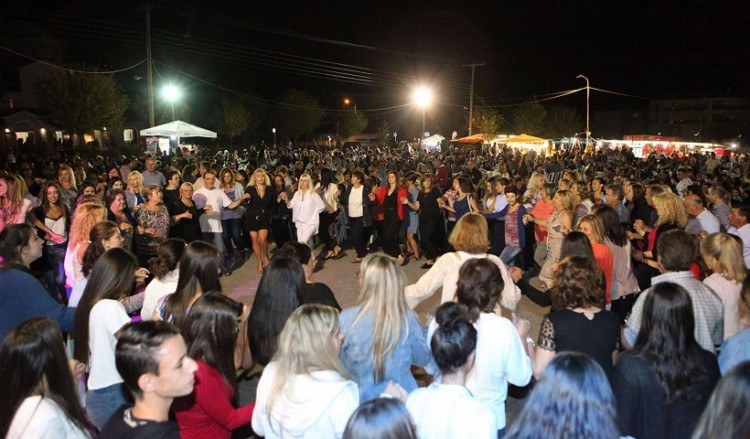 Βούλιαξε η Κοζάνη από το διήμερο παραδοσιακό γλέντι που έκανε ο Πολιτιστικός Σύλλογος «Πλατάνια» (βίντεο)