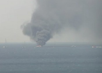 Βυθίστηκε η θαλαμηγός που πήρε φωτιά ανοιχτά του Φαλήρου