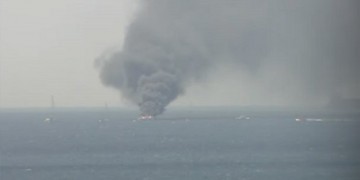 Βυθίστηκε η θαλαμηγός που πήρε φωτιά ανοιχτά του Φαλήρου