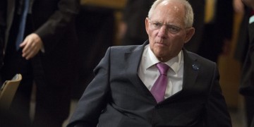 Σόιμπλε: Να θεσπιστεί ευρωπαϊκός νόμος για το άσυλο