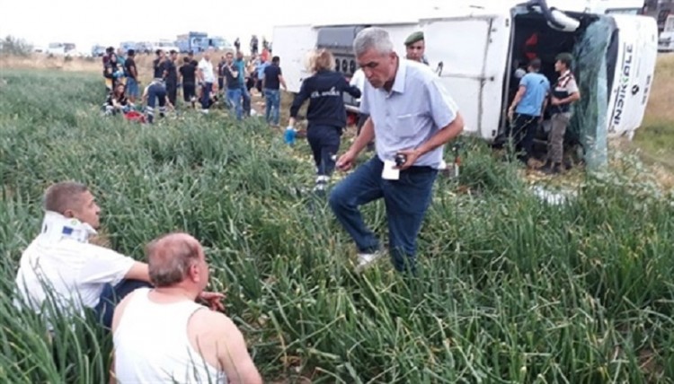 Νεκροί σε ανατροπή λεωφορείου στην Αμάσεια