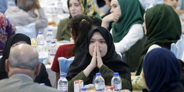 Έκκληση-σοκ από Ευρωπαίο Επίτροπο: Δώστε κι άλλα χρήματα στην Τουρκία για το Προσφυγικό