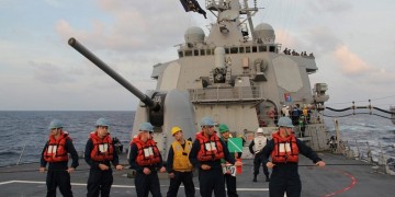 Νεκροί βρέθηκαν αγνοούμενοι ναύτες του αντιτορπιλικού των ΗΠΑ που συγκρούστηκε με δεξαμενόπλοιο