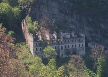 Το αρχαιότερο μοναστήρι της Τραπεζούντας, η μονή του Αγίου Ιωάννη του Βαζελώνα αφέθηκε στην τύχη της (φωτο)