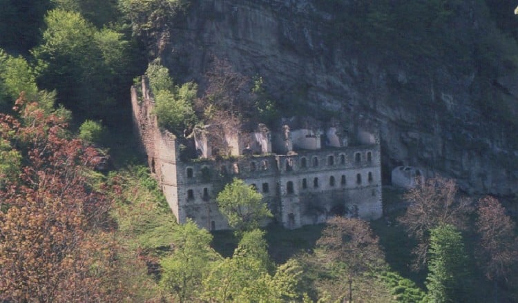 Το αρχαιότερο μοναστήρι της Τραπεζούντας, η μονή του Αγίου Ιωάννη του Βαζελώνα αφέθηκε στην τύχη της (φωτο)