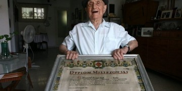 Πέθανε ο γηραιότερος άνδρας στον κόσμο (φωτο)