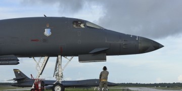 Στρατιωτική επίδειξη δύναμης των ΗΠΑ στη Βόρεια Κορέα