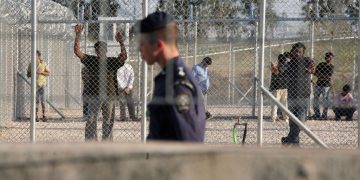 Μετανάστες απέδρασαν από την Αμυγδαλέζα