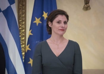 Επισκέπτρια καθηγήτρια σε πανεπιστήμιο του Πεκίνου η σύζυγος του πρωθυπουργού Μπέττυ Μπαζιάνα