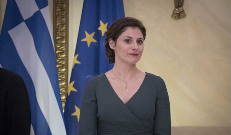 Επισκέπτρια καθηγήτρια σε πανεπιστήμιο του Πεκίνου η σύζυγος του πρωθυπουργού Μπέττυ Μπαζιάνα