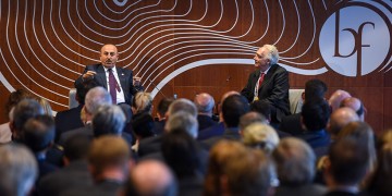 Τσαβούσογλου: Έχουμε απολύσει το 25% των διπλωματών και του προσωπικού του ΥΠΕΞ