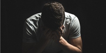 ΕΛΣΤΑΤ: Πάνω από 500 άνθρωποι αυτοκτονούν κάθε χρόνο στην Ελλάδα