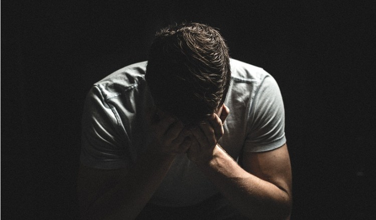 ΕΛΣΤΑΤ: Πάνω από 500 άνθρωποι αυτοκτονούν κάθε χρόνο στην Ελλάδα