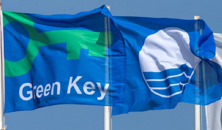 Αφαίρεση «Γαλάζιας Σημαίας» από 19 ελληνικές ακτές