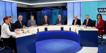 Σε αναζήτηση κυβερνητικών εταίρων η Μέρκελ – Απέκλεισε το ενδεχόμενο σχηματισμού κυβέρνησης μειοψηφίας