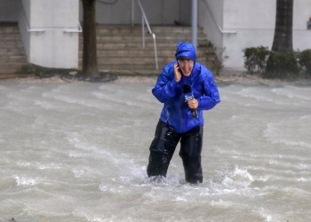 Τα πρώτα θύματα μετρά η Φλόριντα από το πέρασμα του κυκλώνα Ίρμα (βίντεο)