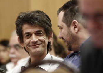 Ο Νίκος Καρανίκας στέλνει... στα τσακίδια την Eldorado
