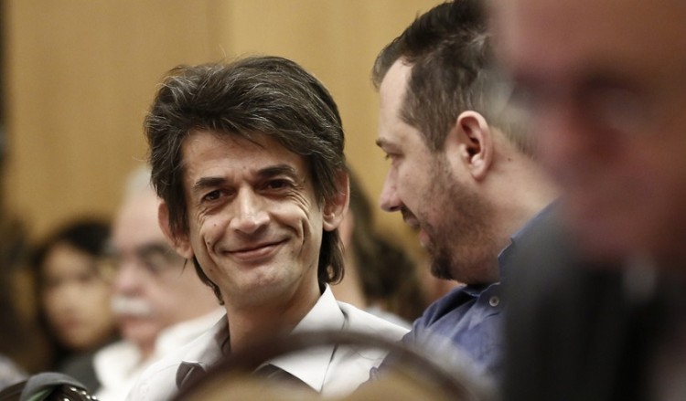 Ο Νίκος Καρανίκας στέλνει... στα τσακίδια την Eldorado