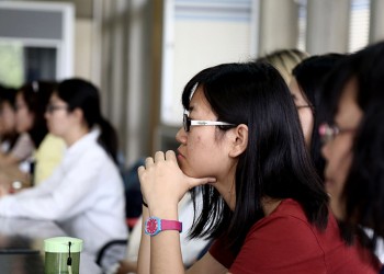 «Μάθε παιδί μου γράμματα», από Δευτέρα, για 20 φοιτητές του ΕΚΠΑ made in… China