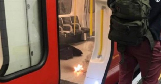 Σε φορτιστή τηλεφώνου αποδίδεται η έκρηξη στο μετρό του Λονδίνου