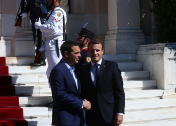 Μακρόν: Μετά τις τεράστιες προσπάθειες του ελληνικού λαού, να μιλήσουμε για την έξοδο από την κρίση