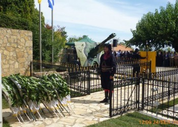 O Σύλλογος Ποντίων Βοιωτίας «Ο Ευκλείδης» στην επετειακή εκδήλωση για την Μάχη της Πέτρας