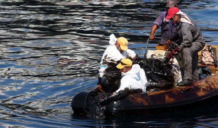 Πώς θα επηρεάσει τη ζωή μας η ρύπανση στο Σαρωνικό