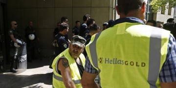 Παραμένουν στο ΥΠΕΝ οι μεταλλωρύχοι