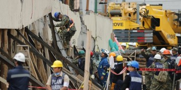 Μεξικό: Αγωνία για 12χρονο κοριτσάκι στα ερείπια του σχολείου (βίντεο)