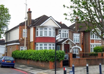 Ελεγχόμενη έκρηξη στην πρεσβεία της Βόρειας Κορέας στο Λονδίνο