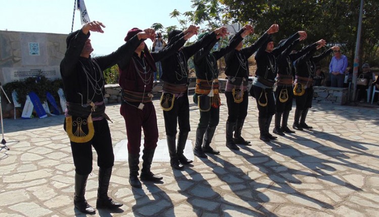 Η λεβέντικη σέρρα στα αποκαλυπτήρια μνημείου για τους δασοκομάντος στην Καβάλα (βίντεο)