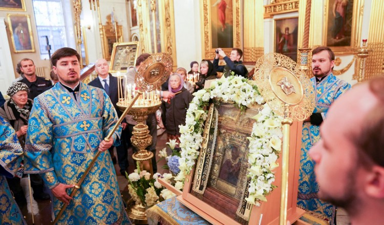 Με όλες τις τιμές αναχώρησε η Παναγία Σουμελά από την Αγία Πετρούπολη