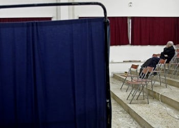 Την κατάτμηση της Β΄ Αθηνών σε τρεις εκλογικές περιφέρειες εξετάζει η κυβέρνηση