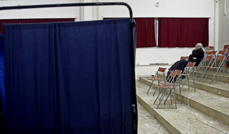 Την κατάτμηση της Β΄ Αθηνών σε τρεις εκλογικές περιφέρειες εξετάζει η κυβέρνηση