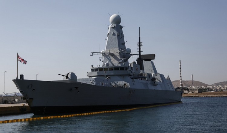 Το βρετανικό αντιτορπιλικό HMS DUNCAN στον Πειραιά